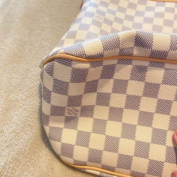 Authentic Louis Vuitton - Picture 7 of 15